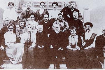1911年台南宣教師會議。蘭大衛首次與連瑪玉見面