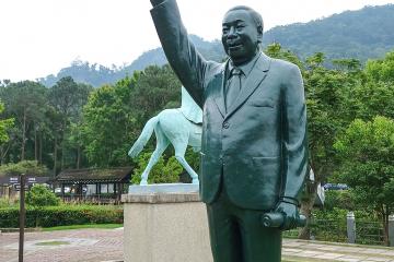 蔣經國總統銅像