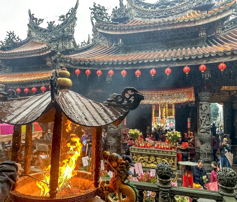 三峽祖師廟香爐 照片提供者：謝基煌、江逸傑、林岑怡、邱文仕 / 拍攝日期：2025/05/01