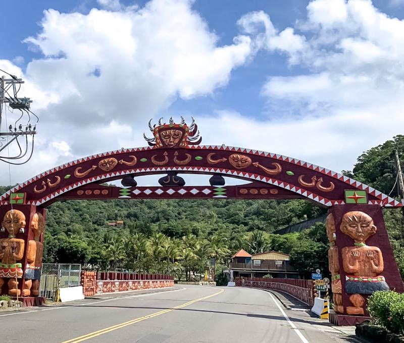 進入牡丹水庫前的牡丹大橋 照片拍攝者：屏東縣牡丹鄉公所 / 拍攝日期：2022/04/22