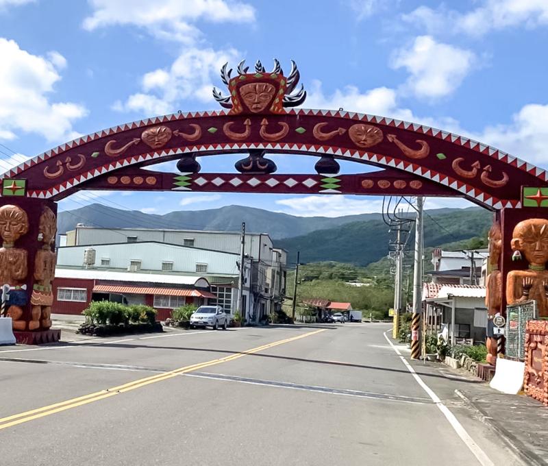 進入牡丹水庫前的牡丹大橋 照片拍攝者：屏東縣牡丹鄉公所 / 拍攝日期：2022/04/22