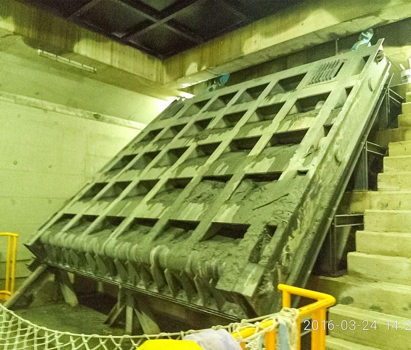 發電進水口閘門 照片提供者：維基百科