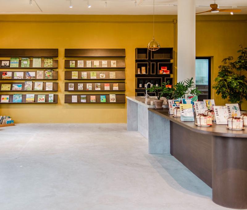 店內也會不定時更換微型策展，讓讀者接觸到不同的議題 照片提供者：米米書店