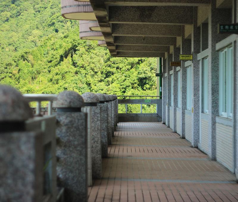 碇中除了培育人才外，更有保存地方記憶、創造石碇明日的使命。