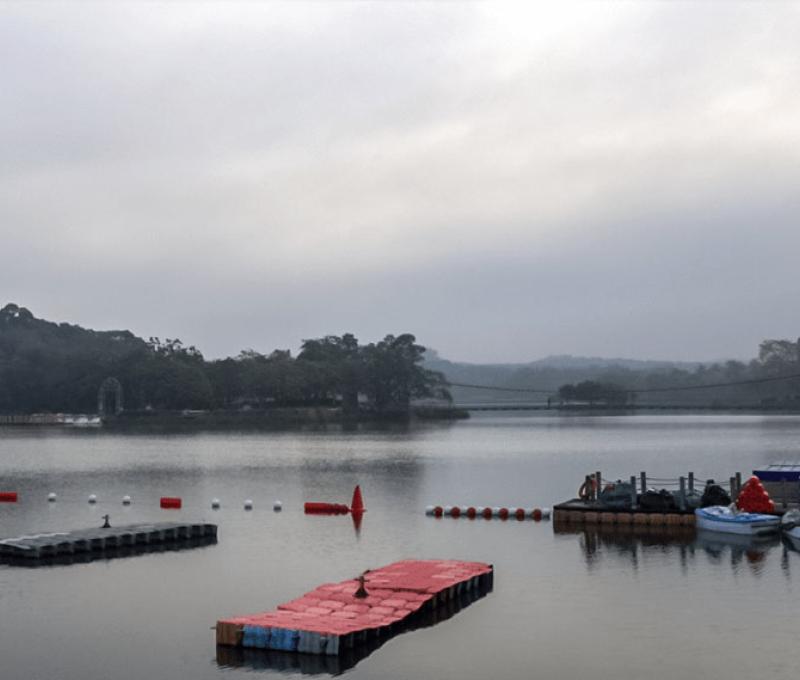 虎頭埤本為灌溉儲水之用，最早在道光 26 年(1846)就有紀錄，有一說為大目降庄民歐陽安所創設，埤潭於明治39年(1906)進行大規模整建之後，日治時期臺灣十二大勝景之一。 照片提供者：踏溯臺南辦公室