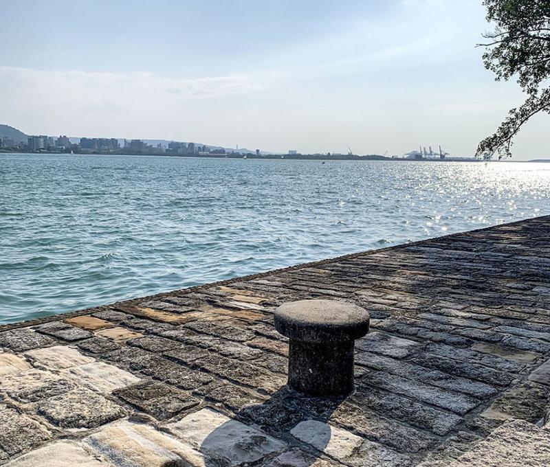 海關碼頭繫船石
