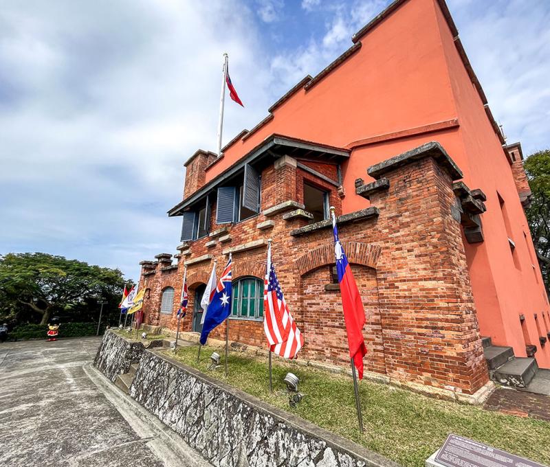 曾管理過紅毛城的國家國旗