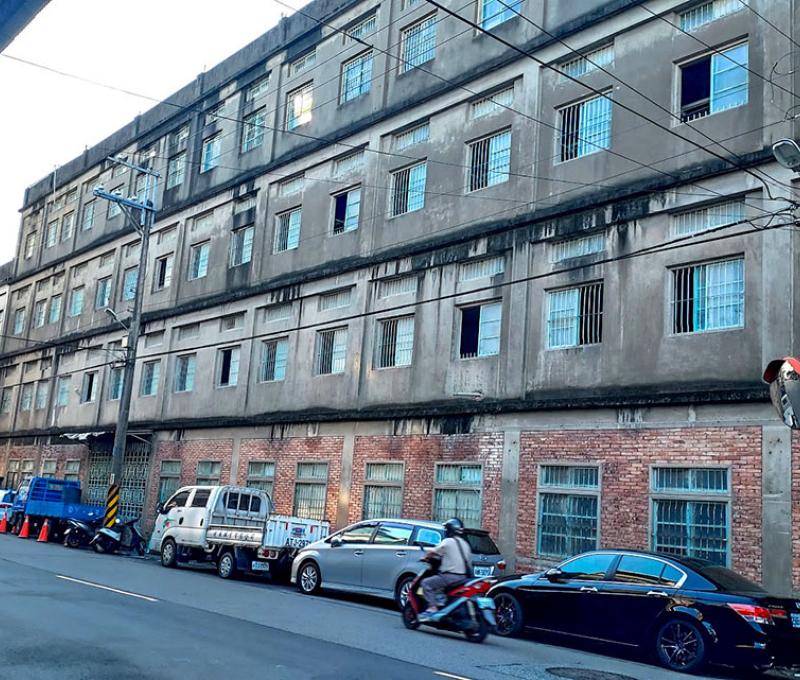建國路上規模龐大的窯業工廠。照片提供者：江明泱 / 拍攝日期：2023/09/13