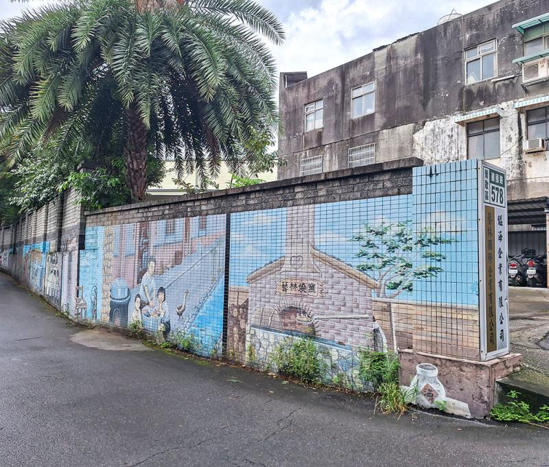 陶瓷壁畫述說鶯歌的陶瓷歲月。照片提供者：江明泱 / 拍攝日期：2023/09/13