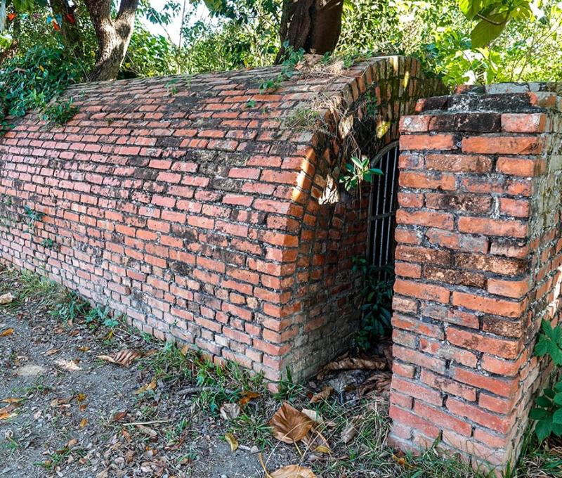 防空洞入口處 照片拍攝者：客家委員會客家文化發展中心提供 / 拍攝日期：2022