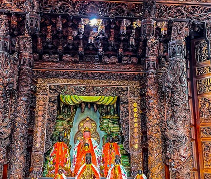 二樓正殿：奉祀日治時期之觀音佛祖。照片拍攝者：陳粉 / 拍攝日期：2022/09/09