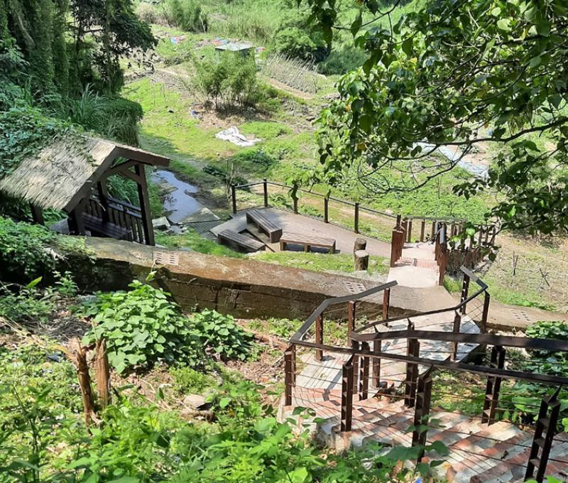 從大溪公園下切順時埔。照片拍攝者：黃君琪 / 拍攝日期：2021/4/12