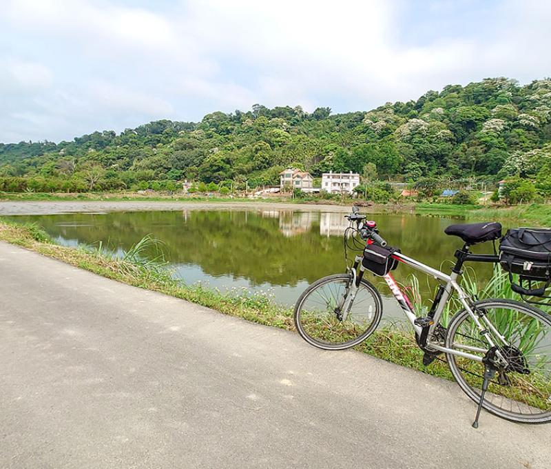 騎車來，是件悠閒的事。照片拍攝者：洪光君 / 拍攝日期：2021/4/15