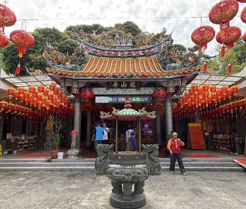 廟埕（照片拍攝者：陳粉／拍照日期：2025/4/19）