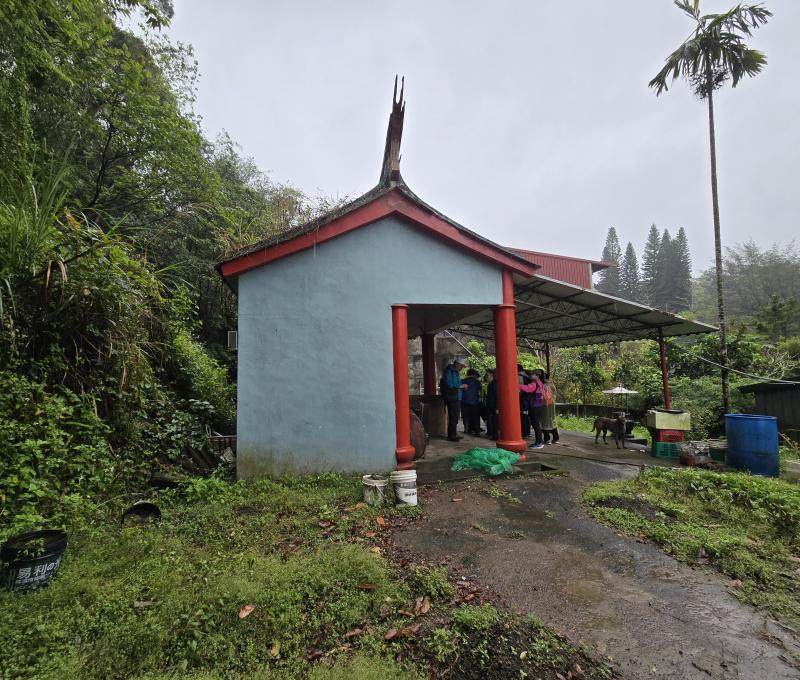 忠烈廟建築側面（照片拍攝者：黃君琪／拍照日期：2025/4/6）