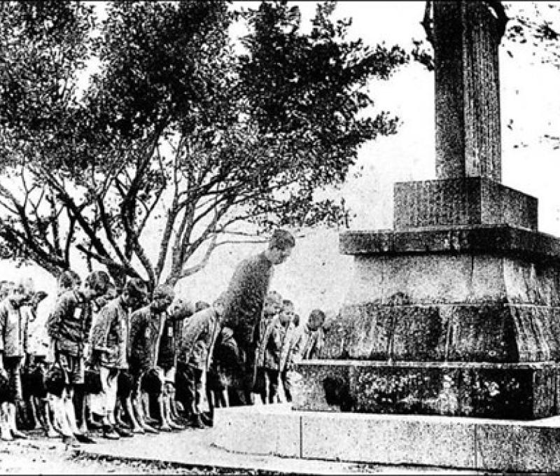 日治時期三峽公學校前往致敬（圖片取自：網路）