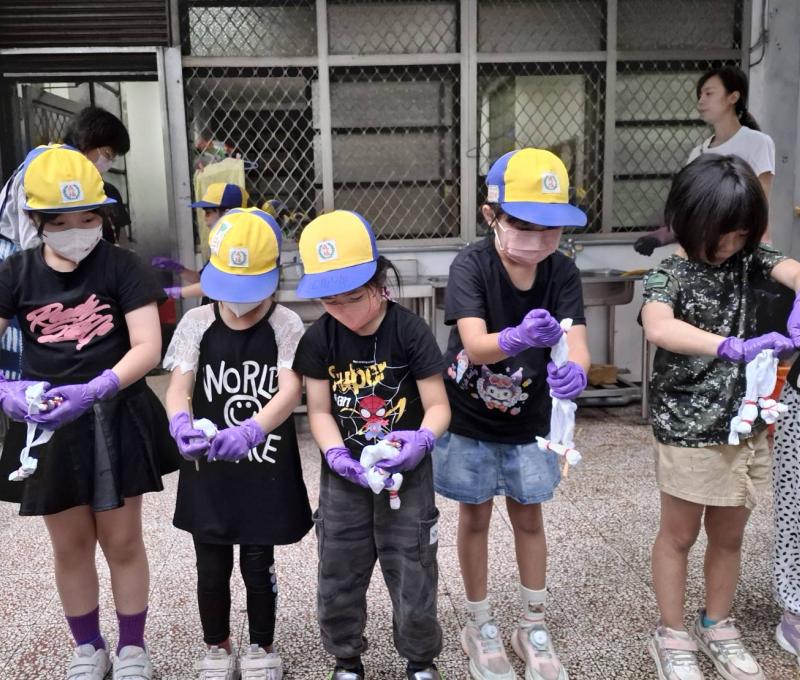 藍染課程（照片拍攝者：江麗芬／拍照日期：2025/5/29）