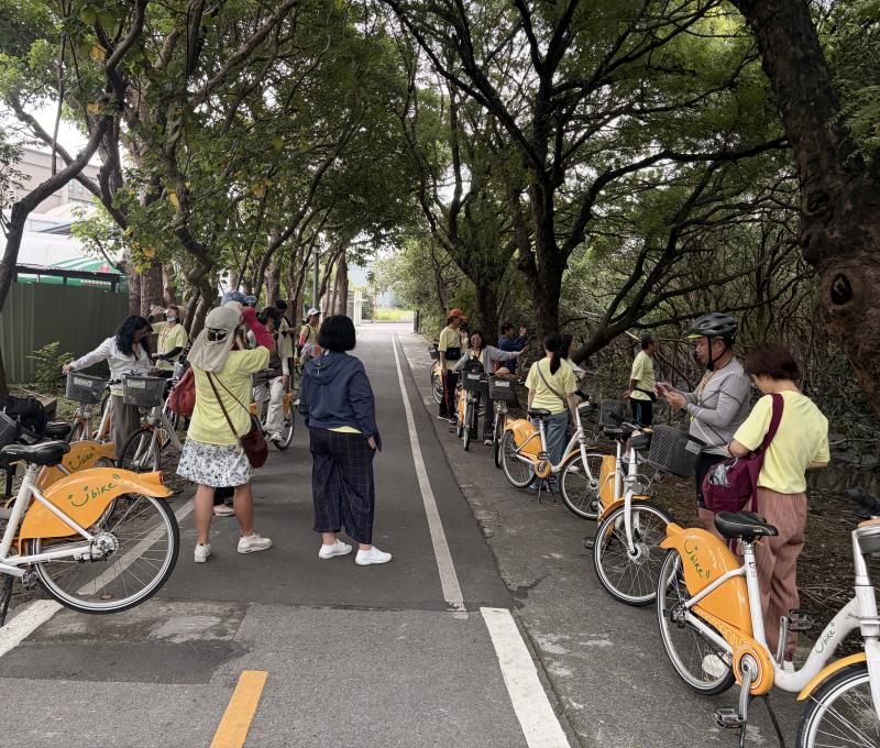健康樂活自行車隊停留景觀導覽（照片提供者：新北市政府）