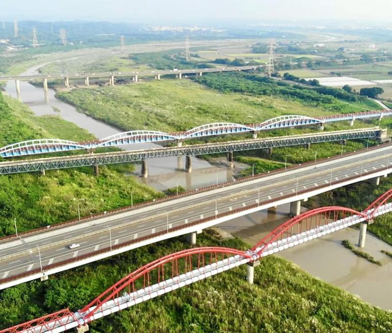 曾文溪四橋並列 照片提供者：毛毓翔 / 拍攝日期：2022/09/09