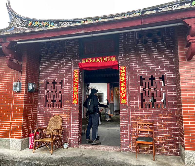 紅磚砌築、燕尾翹脊建築，是溪南地區四姓古厝代表 照片提供者：李崇瑋 / 拍攝日期：2025/03/06