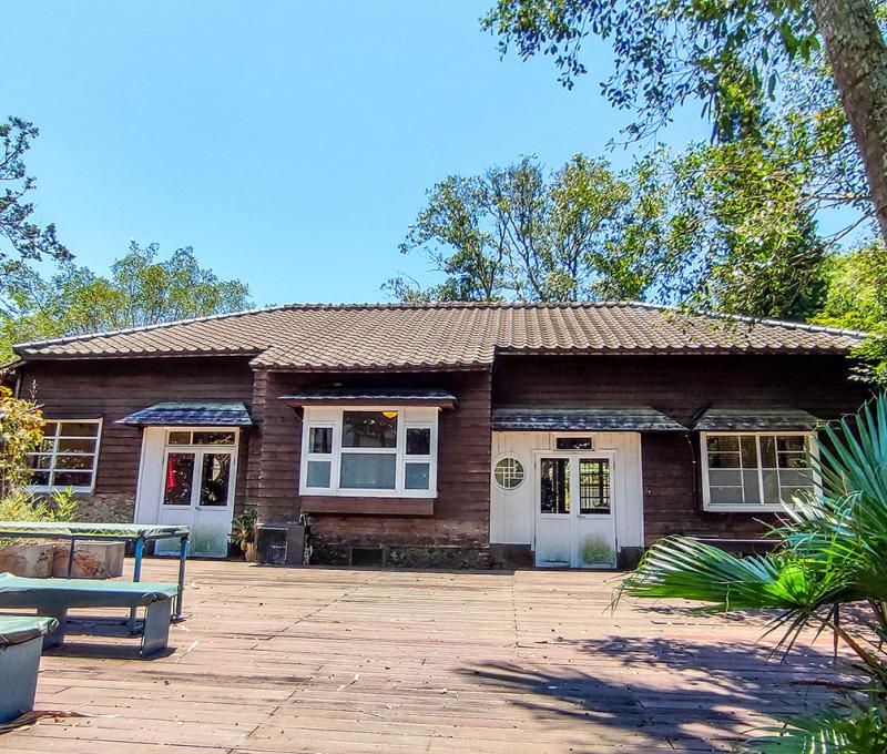 坐落於三峽竹崙地區的傳統日式木造土牆建築。照片拍攝者：北大高中三峽學教師團隊