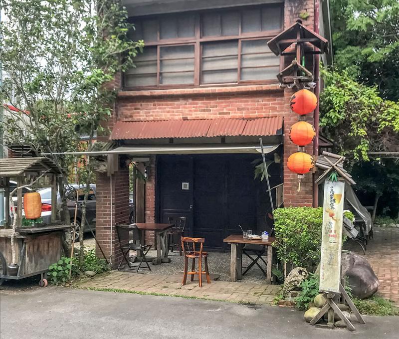 二坪秘境─石坪茶屋正面。照片拍攝者：方文樹 / 拍攝日期：2022/04/13