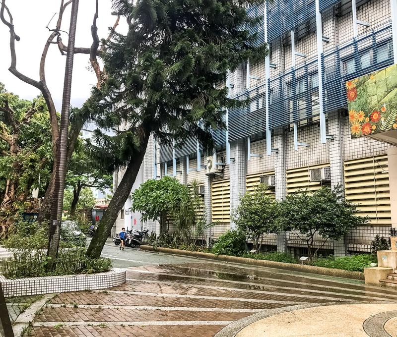 景美國小前庭。照片拍攝者：方文樹 / 拍攝日期：2022/09/13