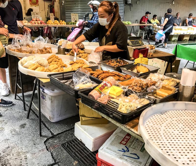 市場內熟食攤。照片拍攝者：方文樹 / 拍攝日期：2022/09/16