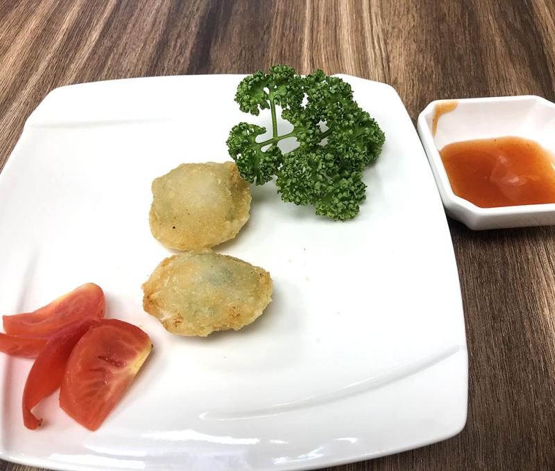 米其林必比登推薦菜色：金錢蝦餅。照片拍攝者：方文樹 / 拍攝日期：2022/09/16