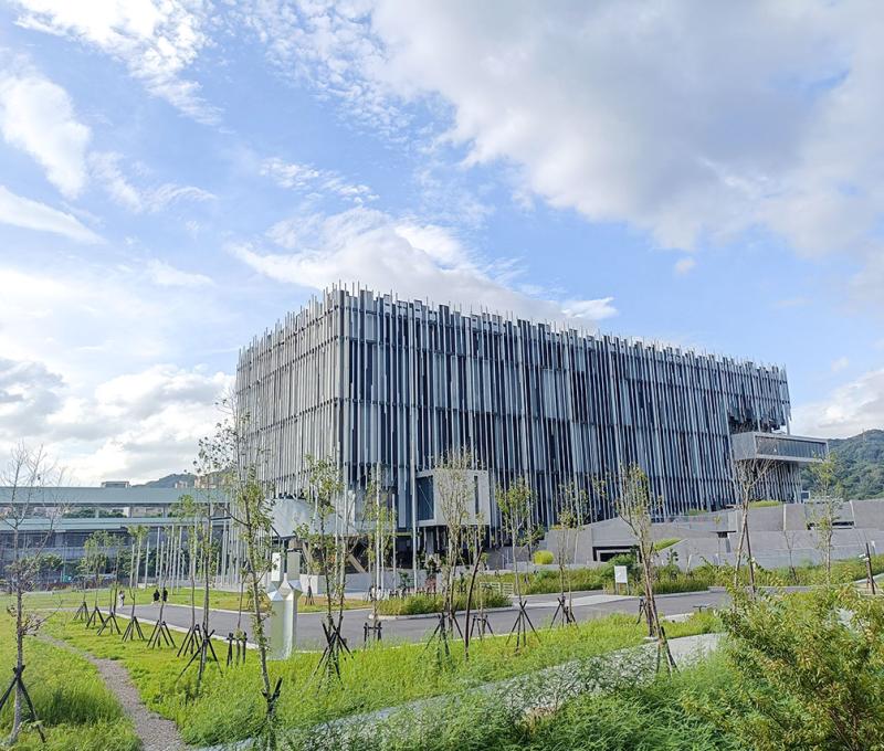 新北市美術館全景照。照片提供者：黃秋菊 / 拍攝日期：2023/08/13