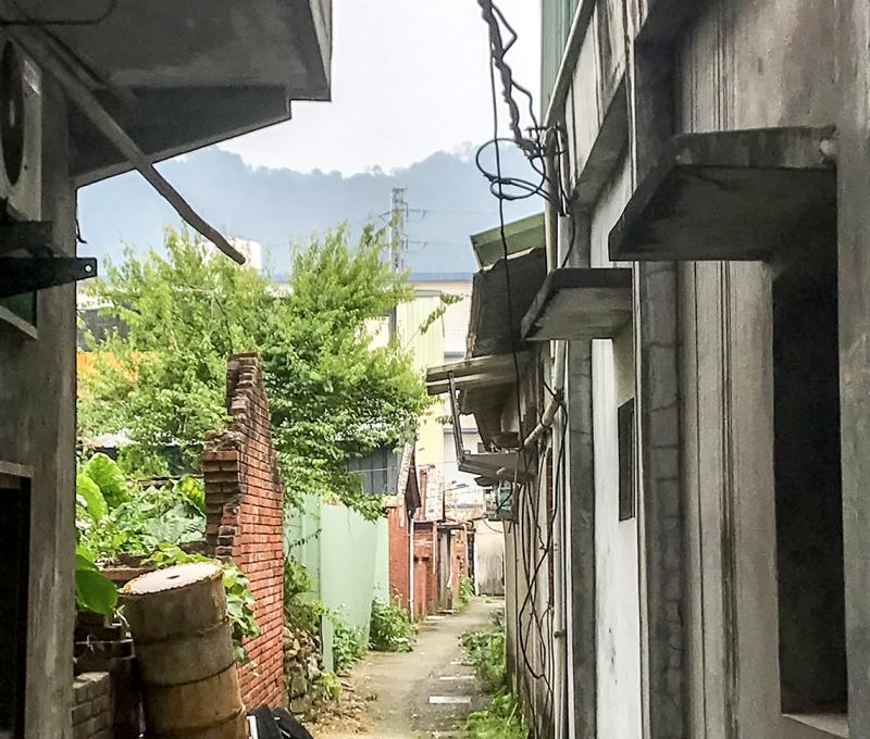 社區內的小巷弄。照片拍攝者：方文樹 / 拍攝日期：2022/3/16