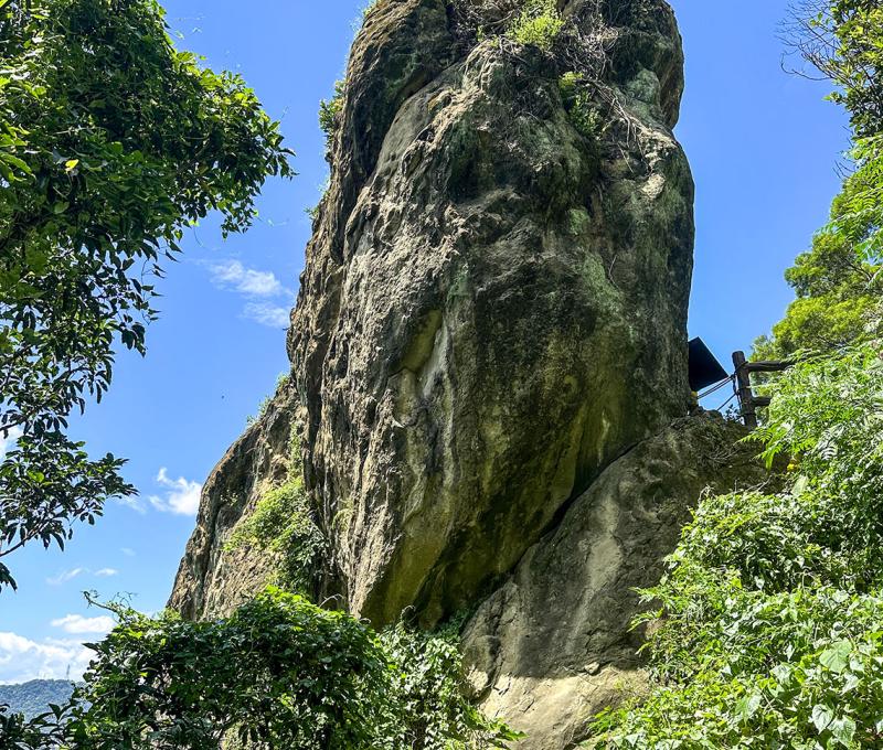鶯歌石正面。照片提供者：林美惠 / 拍攝日期：2023/08/14
