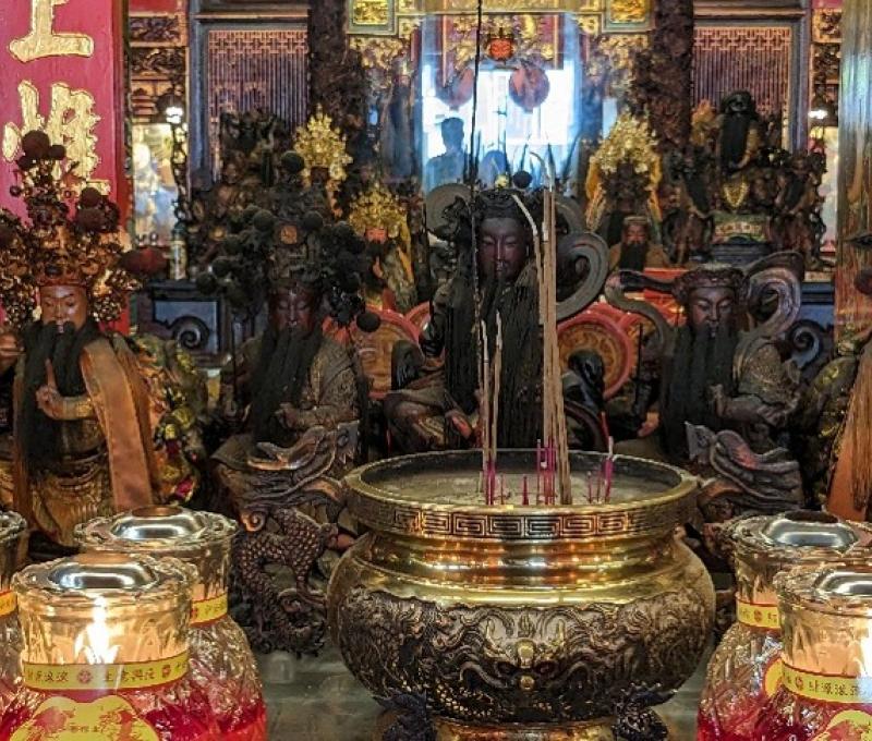 正龕數尊玄天上帝像。（照片提供者：英語系陳鈺欣、王苡臻、魯姵廷）