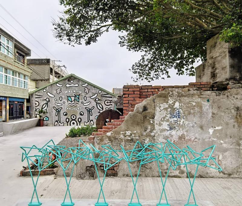 埕裡的富足米香-鐵藝家蔡志賢老師用鐵件打造的芳苑印象品（照片提供者：林雅婷 / 拍攝日期：2025.02.14）