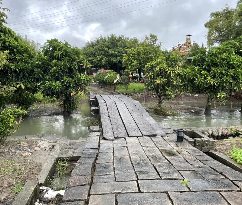 武暖石板橋(照片提供者：薛品均、陳明書、張云甄、黃曉惠 / 拍攝日期：2025.10.30)