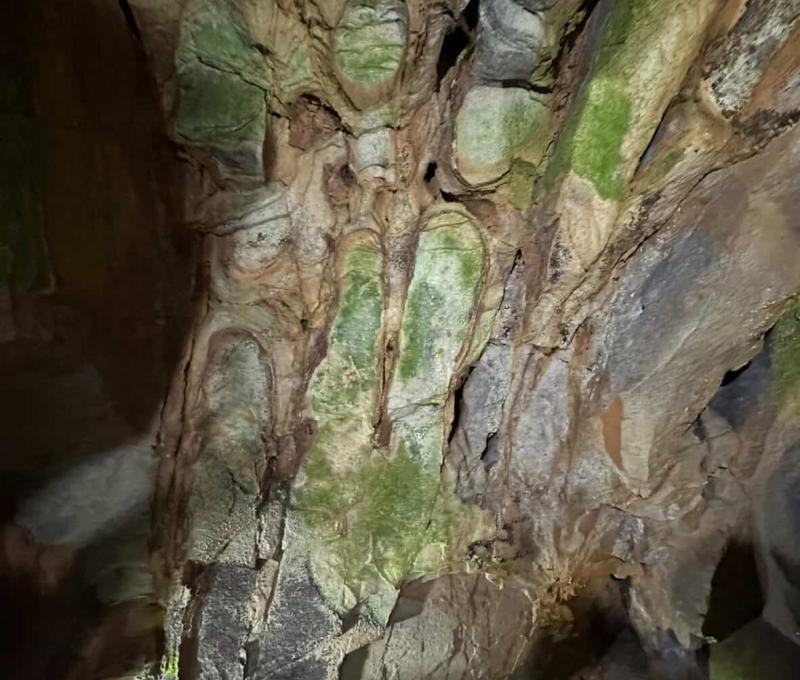 這是我們當時在佛手洞裡拍下的佛手牆。拍攝者:張妙恩