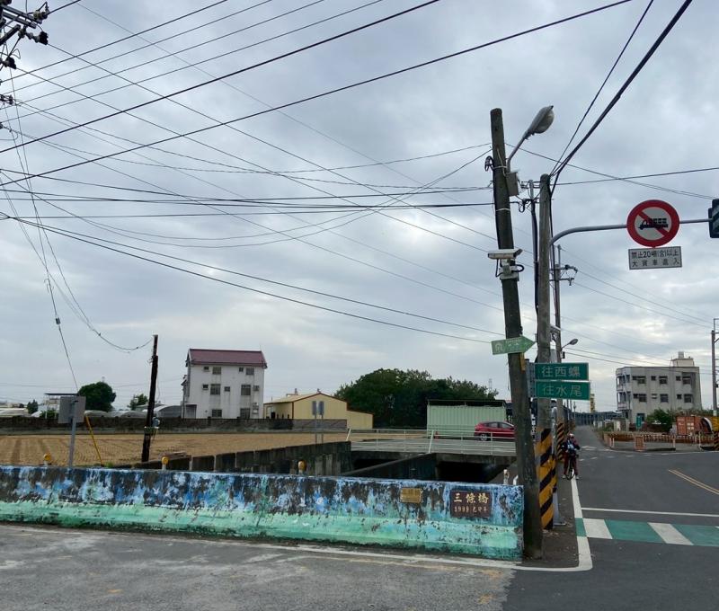 位於國聖宮前的三條橋（照片提供者：吳政緯 / 拍攝日期：2025/11/30）