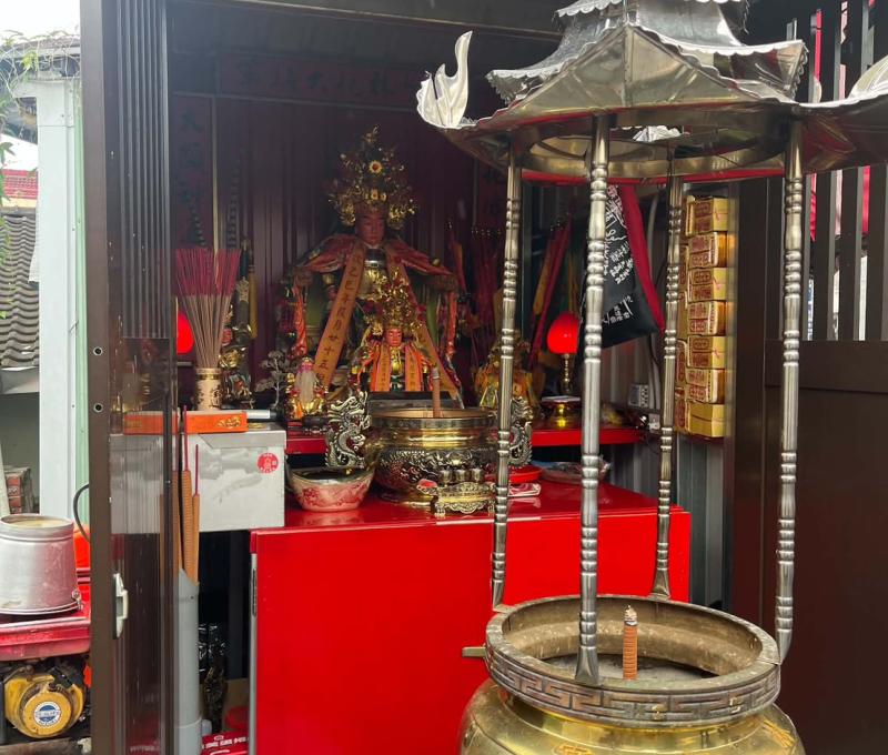 林圯將軍神像和香爐之特寫（照片提供者：劉美佳/ 拍攝日期：2026/04/25）