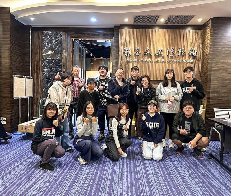 本專案計畫建置者與彰基文史博物館詹麗珠館長在博物館前合影 照片提供者：胡其瑞／拍攝日期：2022/12/20