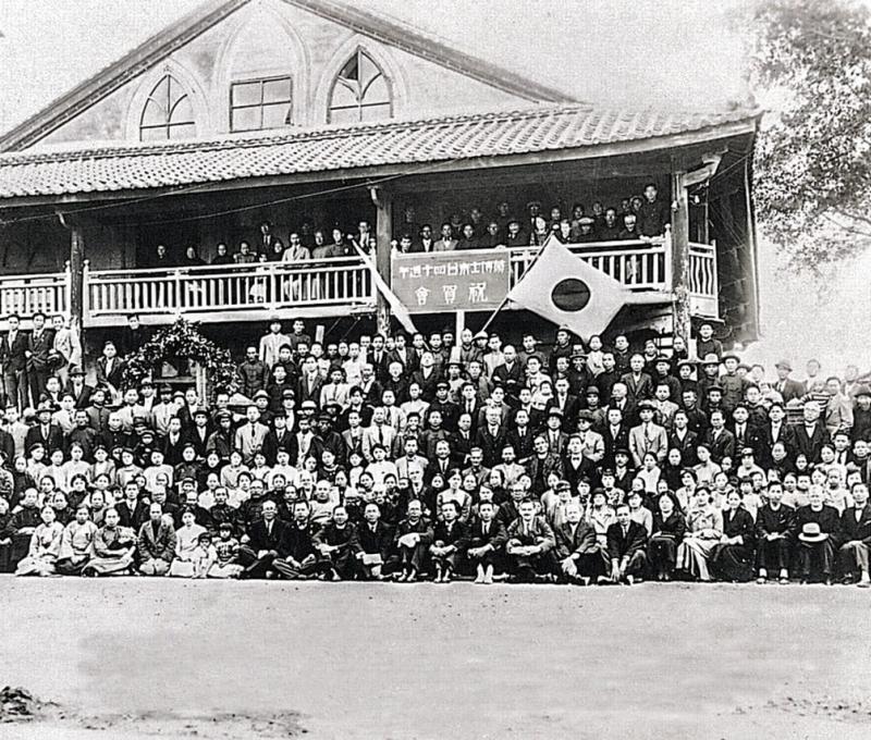 1935年臺灣基督教長老會台中中會為感念蘭大衛醫生醫療奉獻40年，特地在彰化教會舉辦了慶祝大會 照片提供者：彰基文史博物館藏／拍攝年份：1935