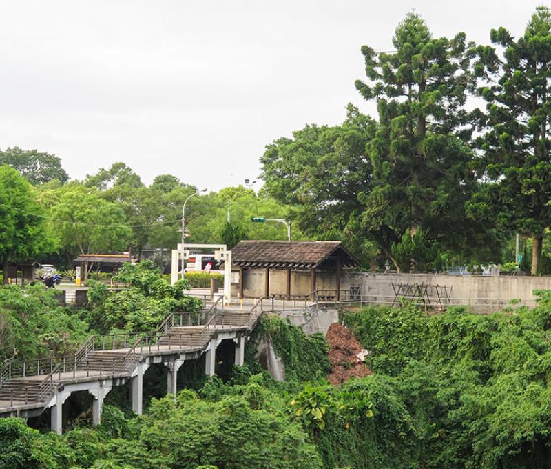 頭寮賓館旁是步道起點。照片拍攝者：林炯任 / 拍攝日期：2021/4/24