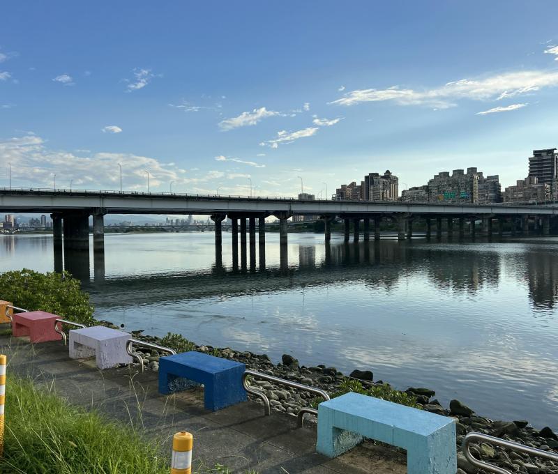 從忠孝橋遠眺臺北橋。(照片提供者：毛毓翔 / 拍攝日期：2025/09/16)