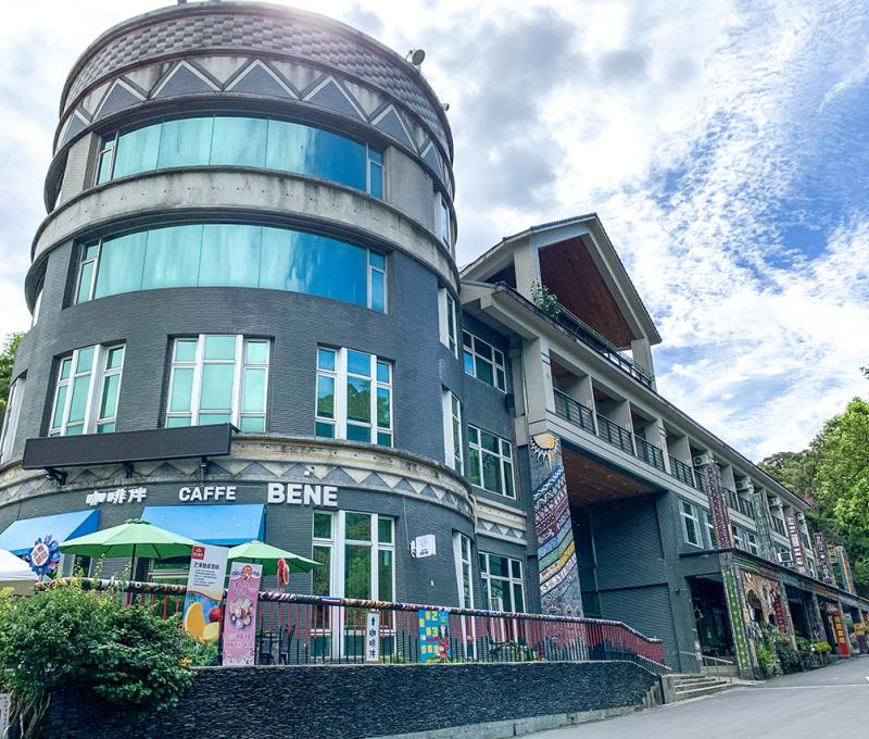 行政大樓 Administrative Building 照片拍攝者：原住民族委員會原住民族文化發展中心 / 拍攝日期：2022