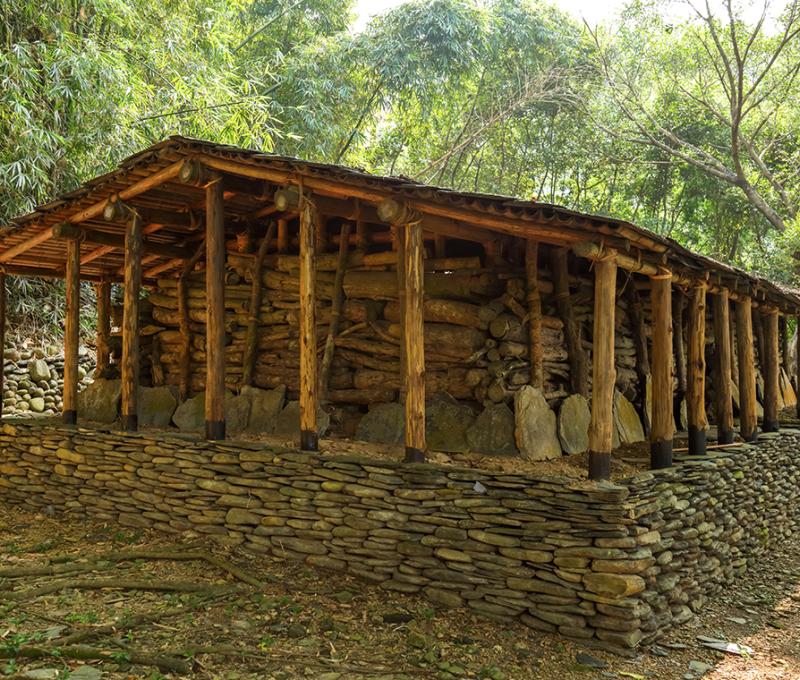 賽德克族傳統家屋 Traditional Sediq Dwelling 照片拍攝者：原住民族委員會原住民族文化發展中心 / 拍攝日期：2022