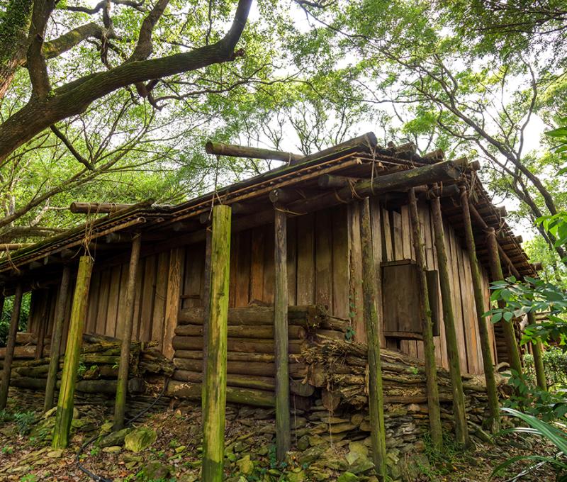 南山社住家 Traditional Atayal House in Nanshan Village 照片拍攝者：原住民族委員會原住民族文化發展中心 / 拍攝日期：2022