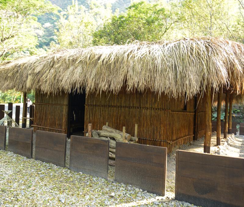 卡那卡那富族傳統家屋 Traditional Kanakanavu Dwelling 照片拍攝者：原住民族委員會原住民族文化發展中心 / 拍攝日期：2022