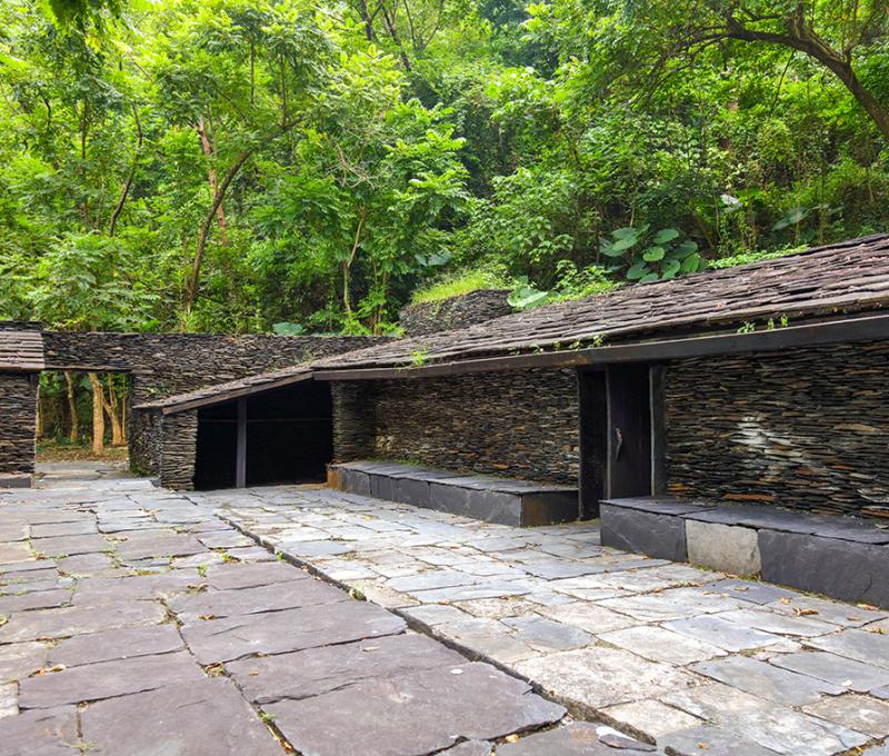 卡內特灣社住家 Traditional Houses in Qanituan Village 照片拍攝者：原住民族委員會原住民族文化發展中心 / 拍攝日期：2022