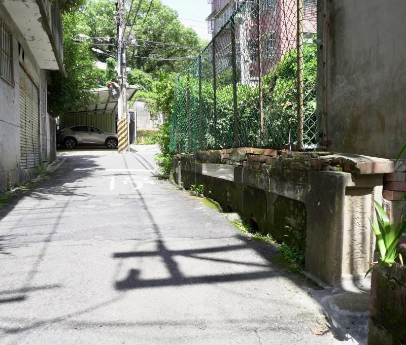 早年學童往返校園的必經之路，因此得名「通學橋」。／照片提供者：毛毓翔 / 拍攝日期：2025/05/27