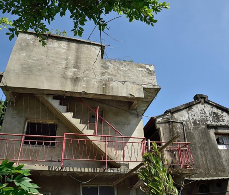 中興莊39號為兩樓半建築，住戶視需求而增建痕跡。照片提供：張清專