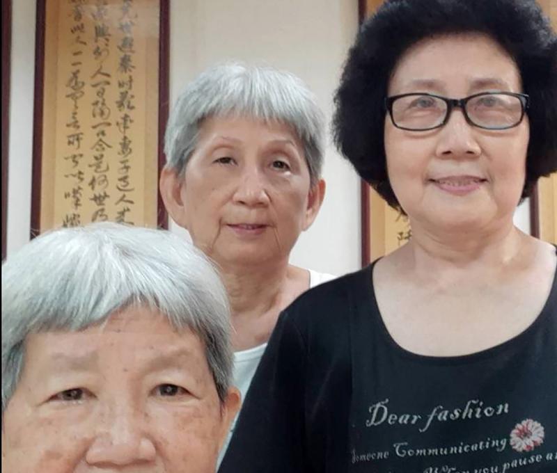 趙書堂對三名女兒趙月華、趙月英、趙聖德疼愛有加。(照片提供：趙聖德)